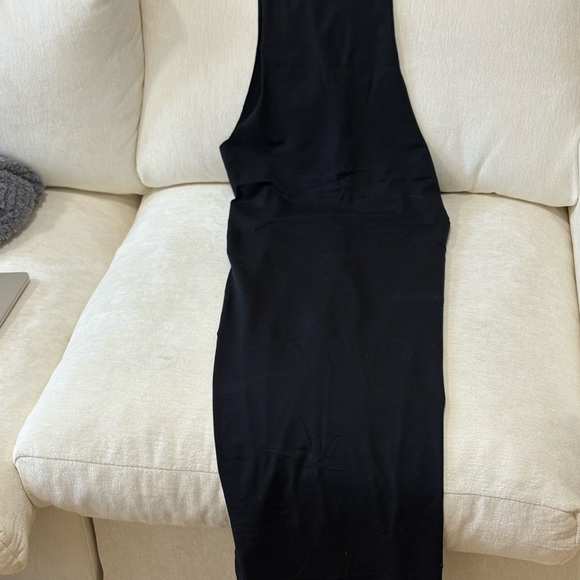 Elegant Black One Shoulder Dress - Picture 4 of 4